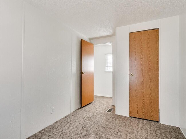 Building Photo - 7741 142nd St