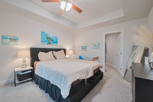 Building Photo - 2712 Golden Palms Ln