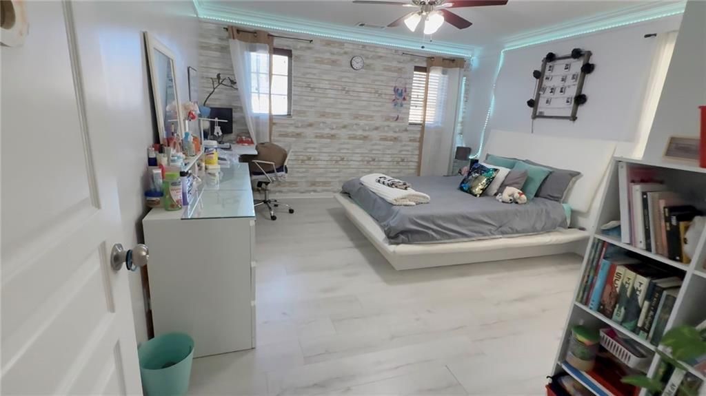 Building Photo - 6940 Rocking Horse Ln