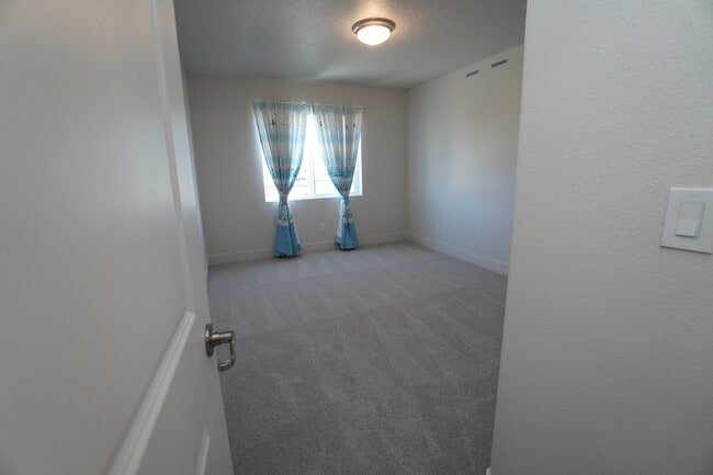 Building Photo - 245 E Caldera St