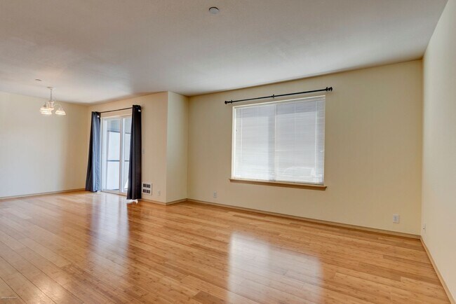 Building Photo - 1670 SW Mulberry Pl