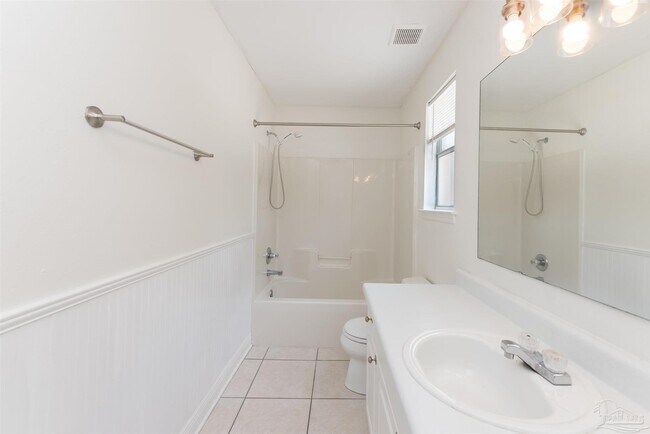 Building Photo - 1065 Freeboard Blvd