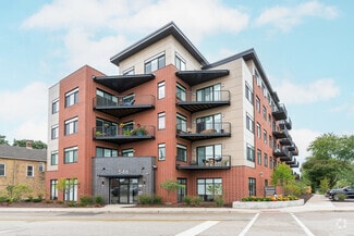 Building Photo - 440 Green Bay Rd