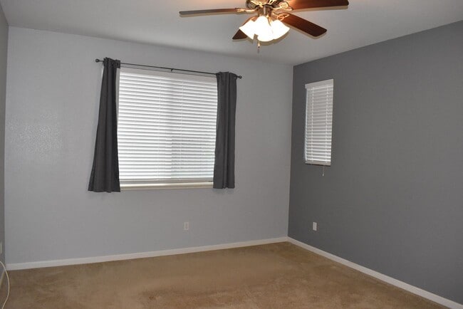 Building Photo - Lovely Southtown home located on a court close to Magnolia Park!