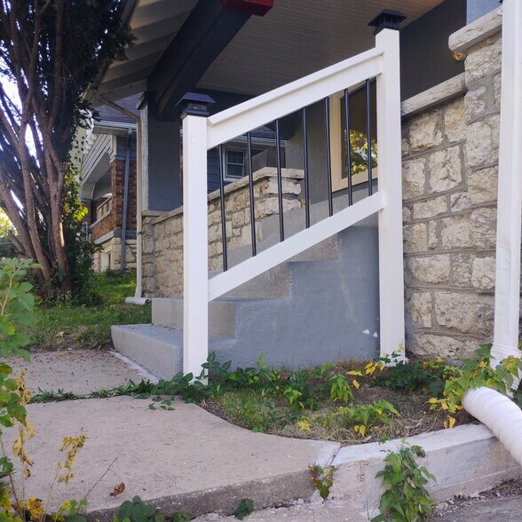 Building Photo - 2914 Bales Ave