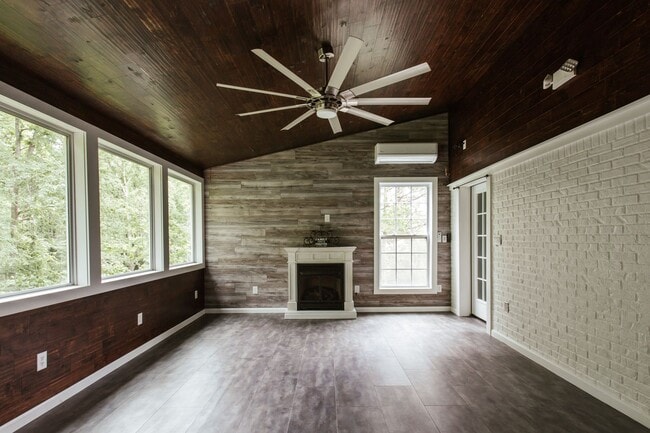 Building Photo - 137 Bristol Woods Dr