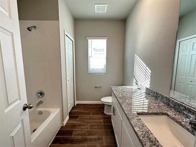 Building Photo - 2460 Gold Dust Dr