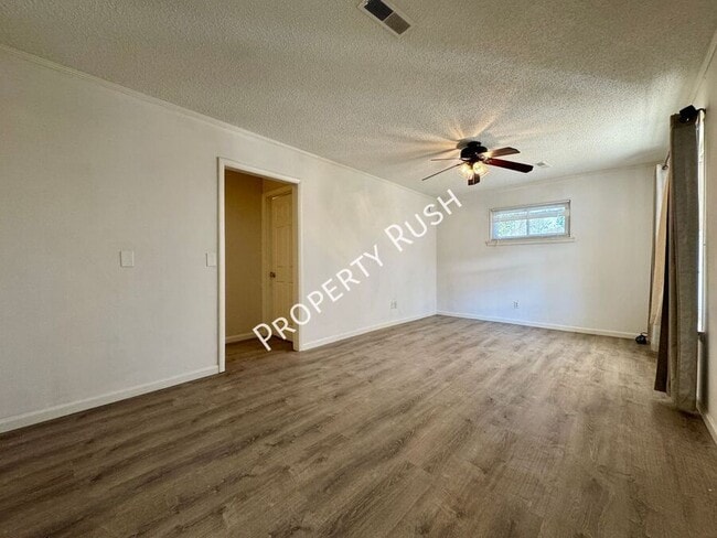 Building Photo - 3531 Sleepy Hollow Rd