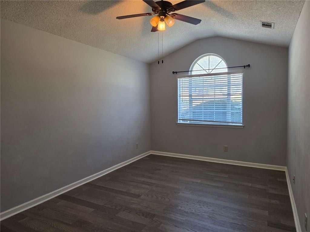 Building Photo - 1155 Riverside Trce