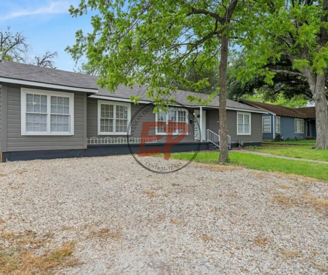 Building Photo - 3804 Parkwood St