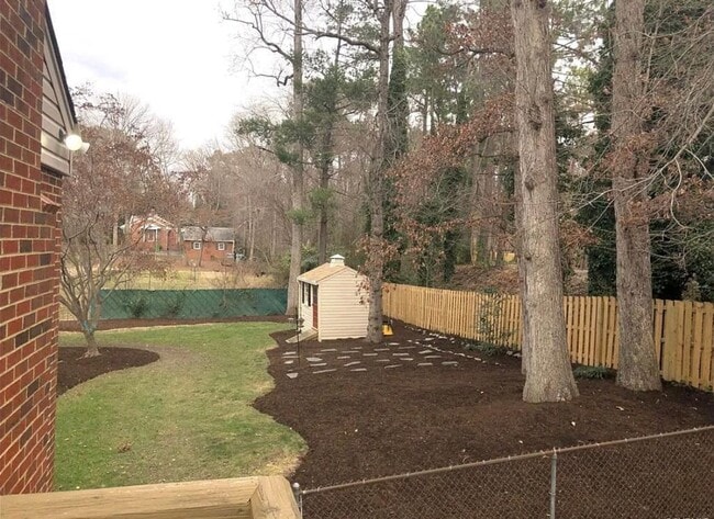 Building Photo - Beautifully Renovated 4bdrm/2.5bth Tri-Level Home Located on a Large Lot in Henrico County!!