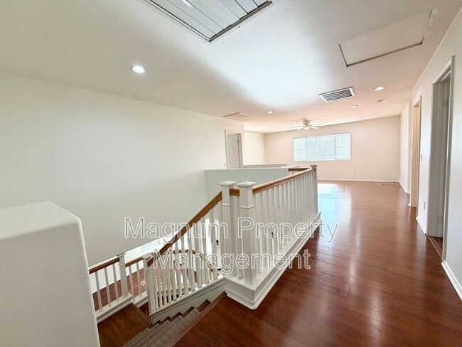 Building Photo - 23664 Groveland Pl