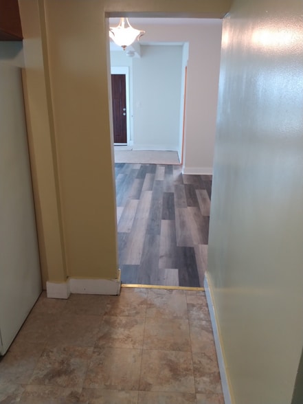 Building Photo - 2720 N Girard Ave