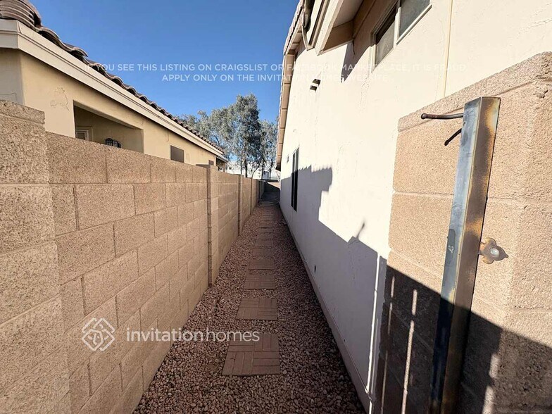 Building Photo - 1182 W Orchid Ln