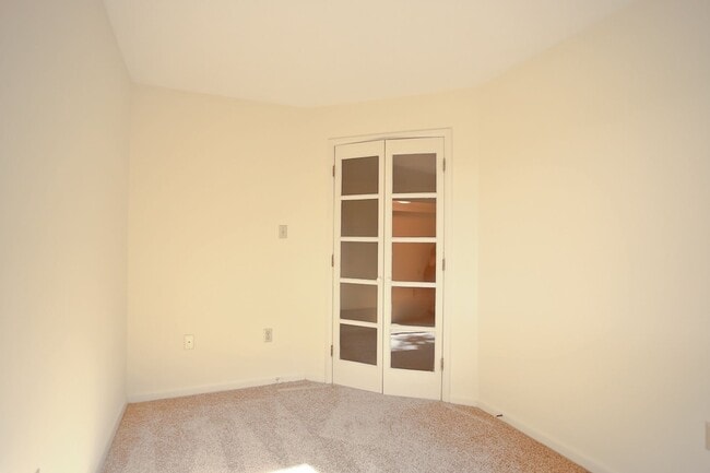 Building Photo - 134 Turtle Creek Rd #6