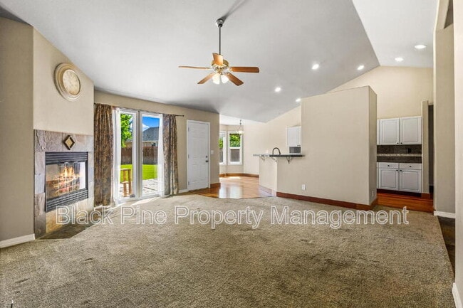 Building Photo - 541 S Canvasback Way