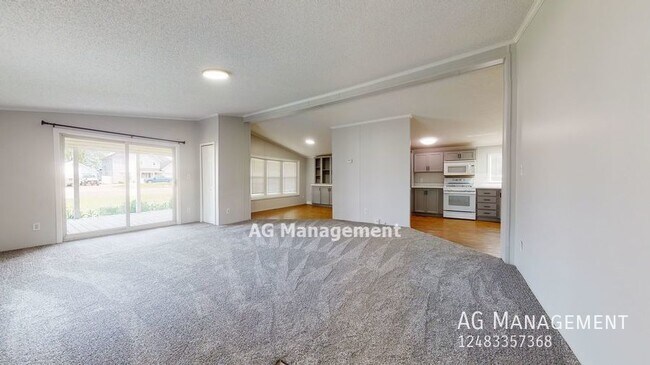 Building Photo - 45961 Jefferson Ave - Spacious & Stylish C...
