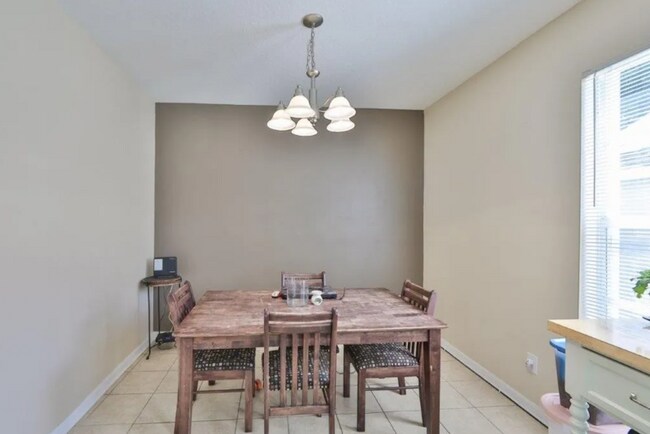 Building Photo - 16221 Bridgewalk Dr