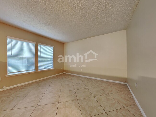 Building Photo - 11673 Brian Lakes Dr