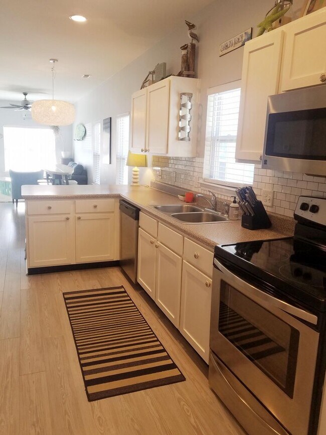 Building Photo - CORAL RIDGE