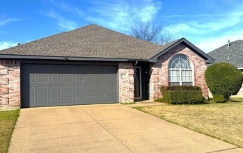 Building Photo - Welcome home to this spacious 3-bedroom, 2-bath home offering approximately 1,763 square feet of ...