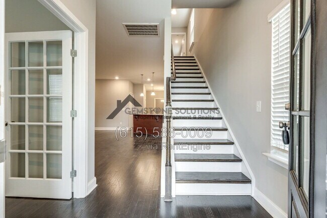 Building Photo - 714 Hahn Ct