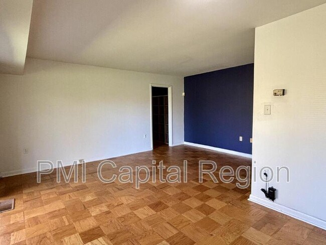Building Photo - 10620 Weymouth St