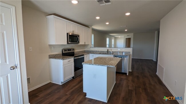 Building Photo - 521 Autumn Blaze