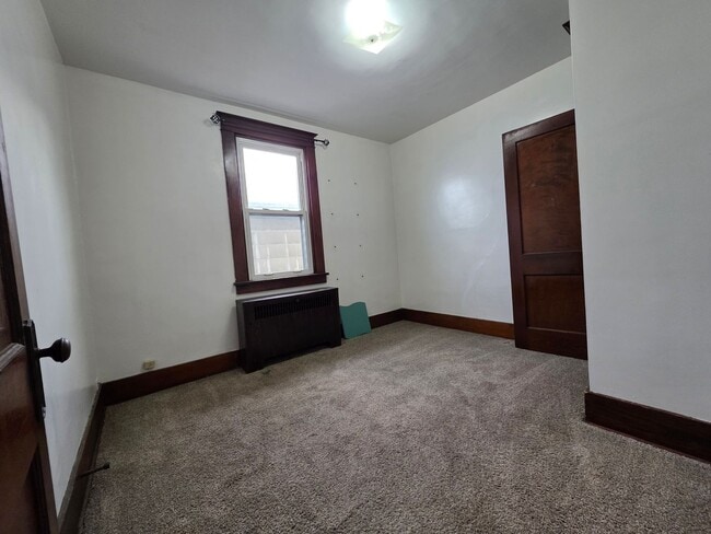 Building Photo - 1122 9th St