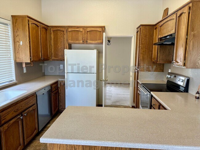 Building Photo - Spacious 4 Bed/2 Bath /1,970 square foot h...