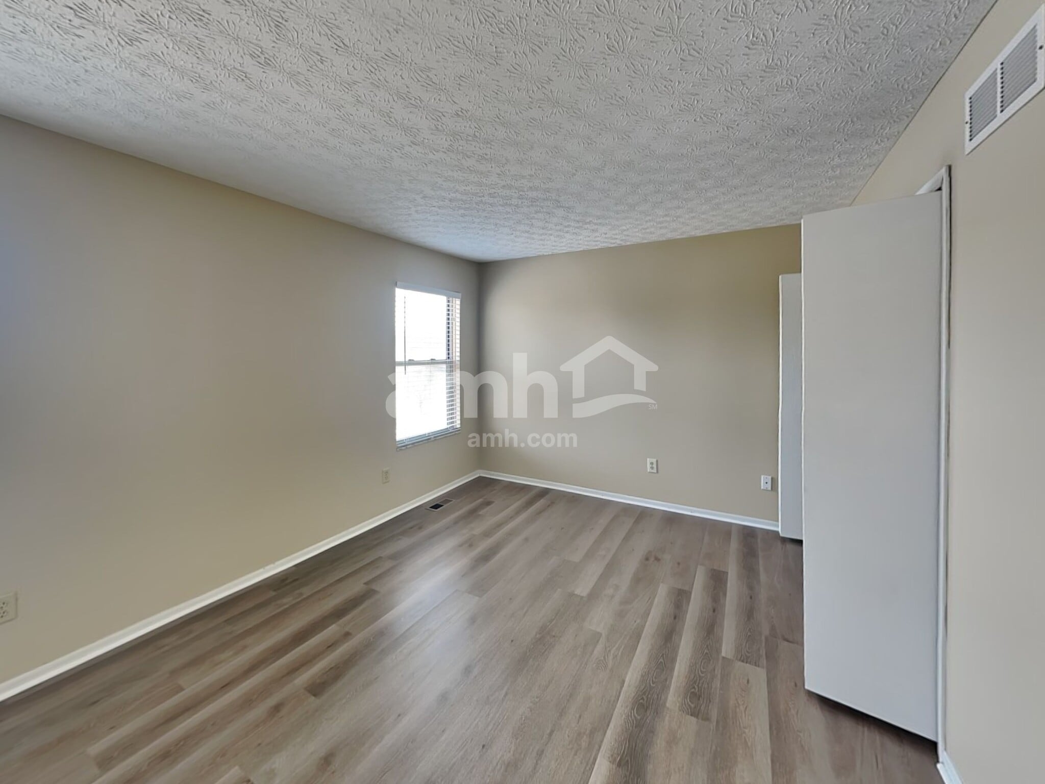 Building Photo - 158 Steiger Ct