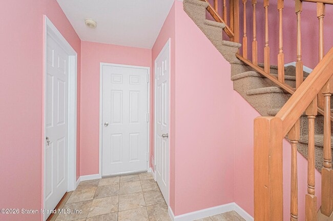 Building Photo - 857 Bloomingdale Rd