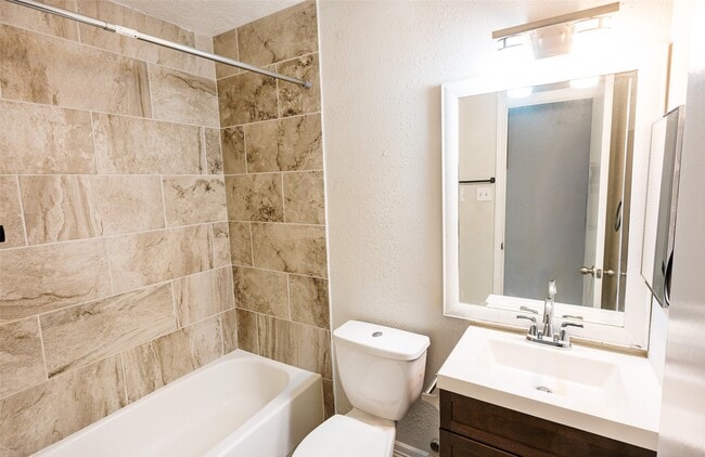 Building Photo - 2022 Crosscoach Ln
