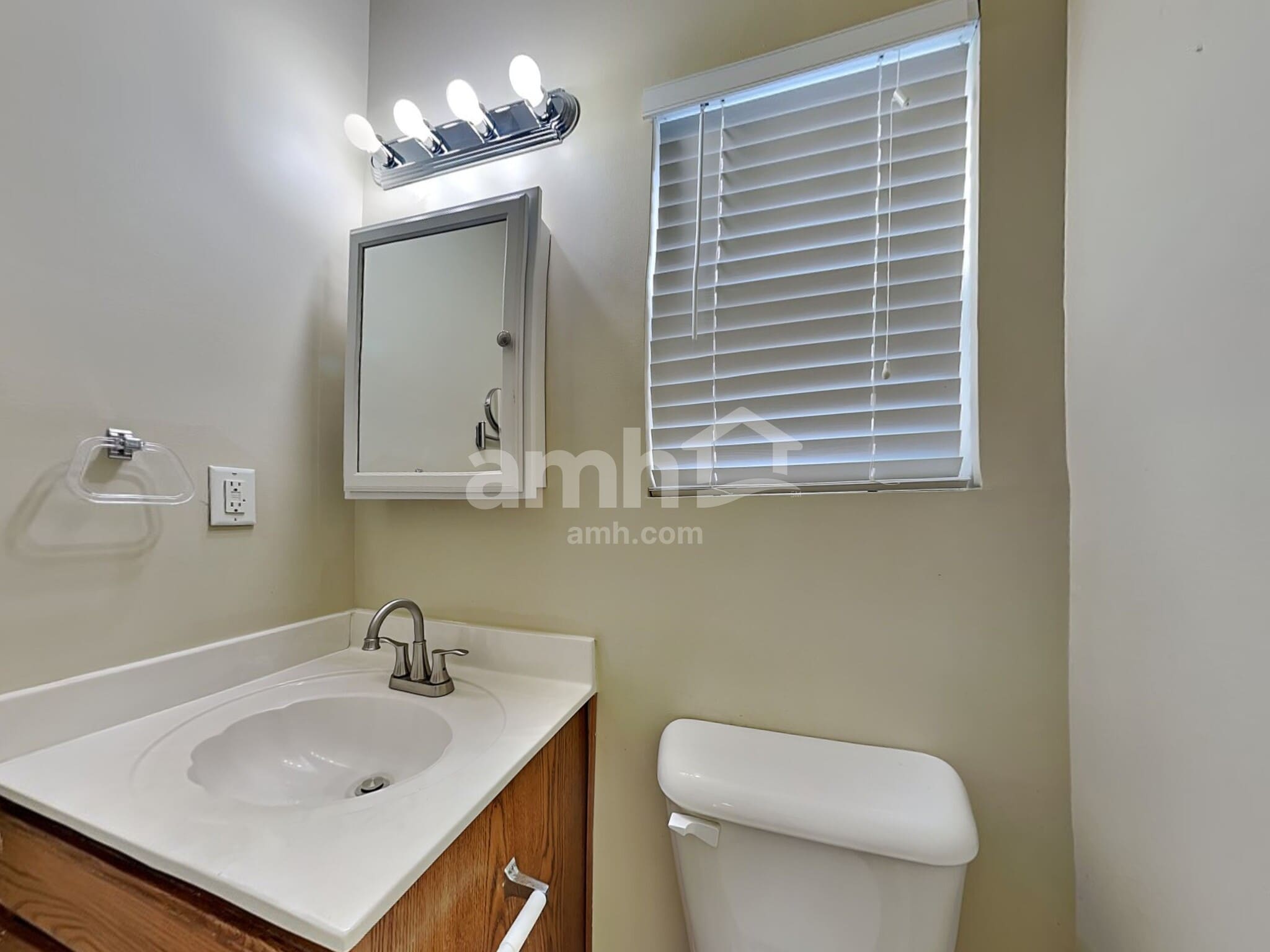 Building Photo - 2021 Moss Creek Dr
