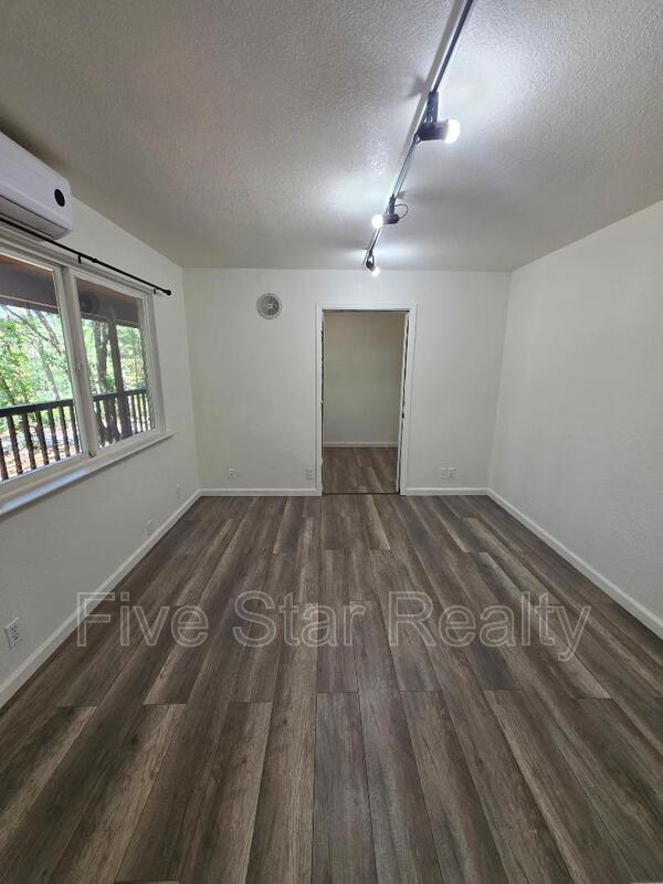 Building Photo - 12896 Rices Crossing Rd