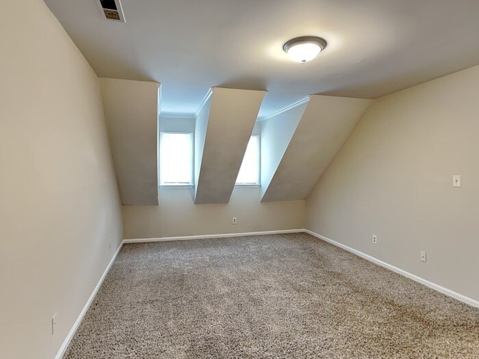 Building Photo - 2818 Dellinger Dr