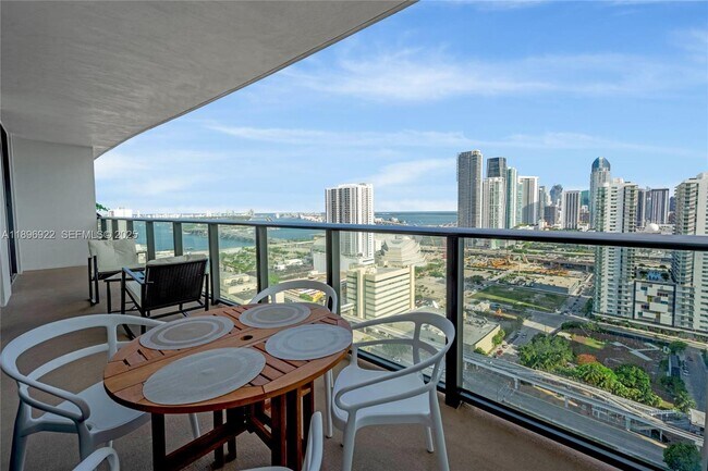 Building Photo - 1600 NE 1st Ave