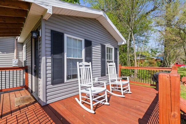 Building Photo - 1308 Fredrick Ln