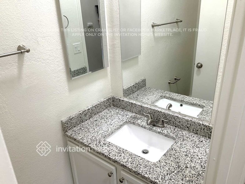 Building Photo - 10427 E Billings St