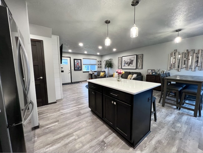 Building Photo - 4501 E Whisper Ridge Pl