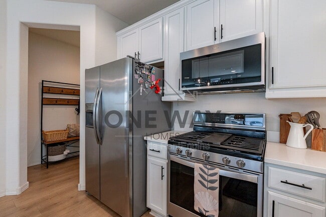 Building Photo - 5411 S Canyon Rim