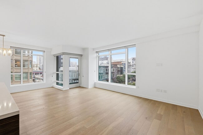 Building Photo - 1688 Pine St