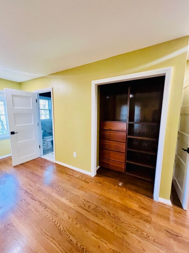 Building Photo - 3162 Stoneridge Rd SW