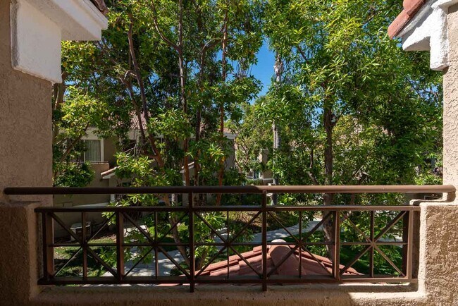 Building Photo - 3 Bedroom Townhome in the Monte Rio Community of Rancho Peñasquitos