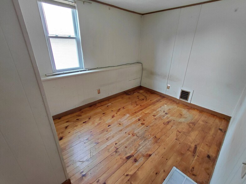 Building Photo - 16 Goethe St