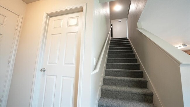Building Photo - 5705 Knoll Pines Pass