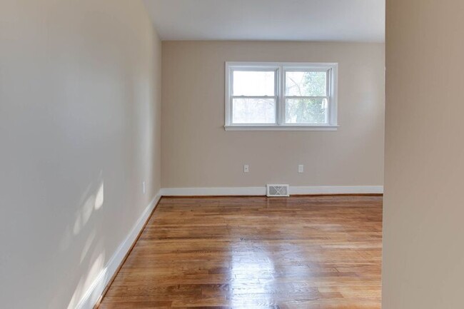 Building Photo - 4820 Chamberlayne Ave