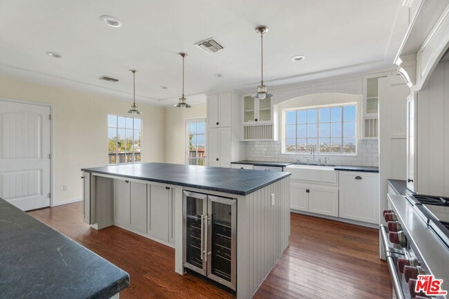 Building Photo - 3617 Homeway Dr