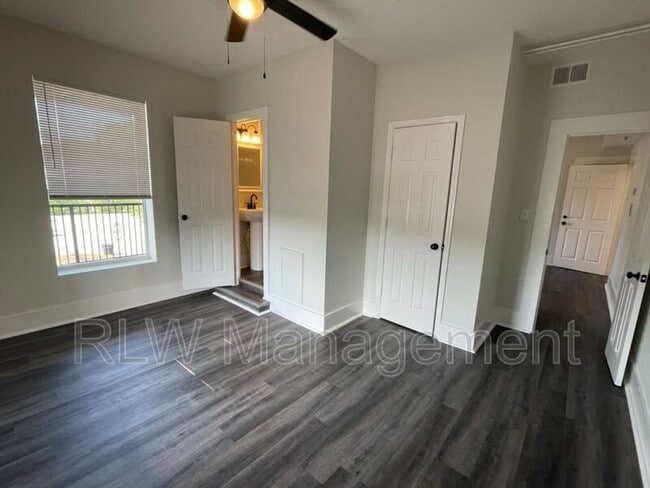 Building Photo - 11 N Central Ave