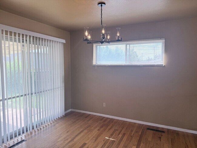 Building Photo - 1419 Prado Dr